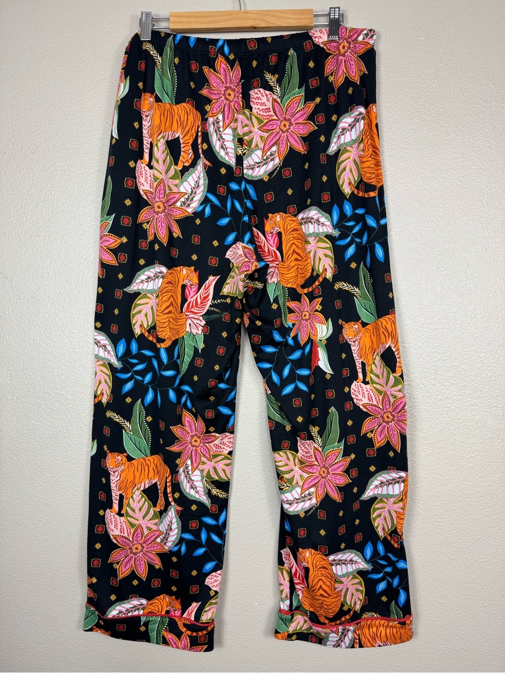Room Service Tiger Novelty Print Pajama Set Black Floral Button Up‎ Lounge XXL C - Picture 6 of 10